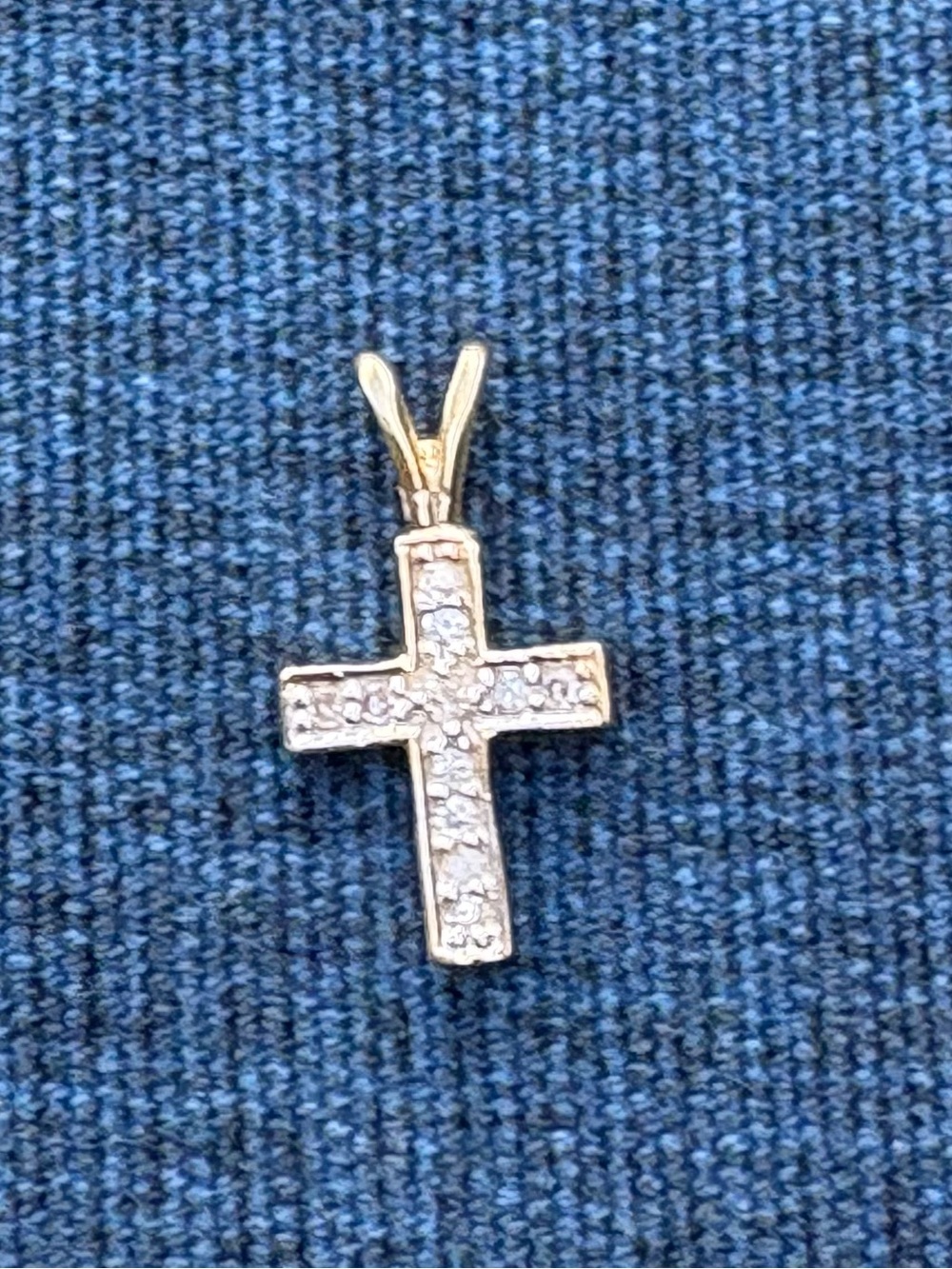 14K yellow gold diamond cross pendant